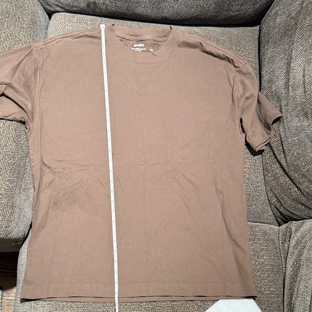 3 hollister tshirts